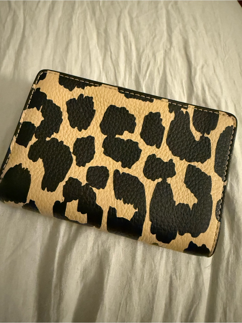 Corner Zip Wallet - Picture 6 of 6